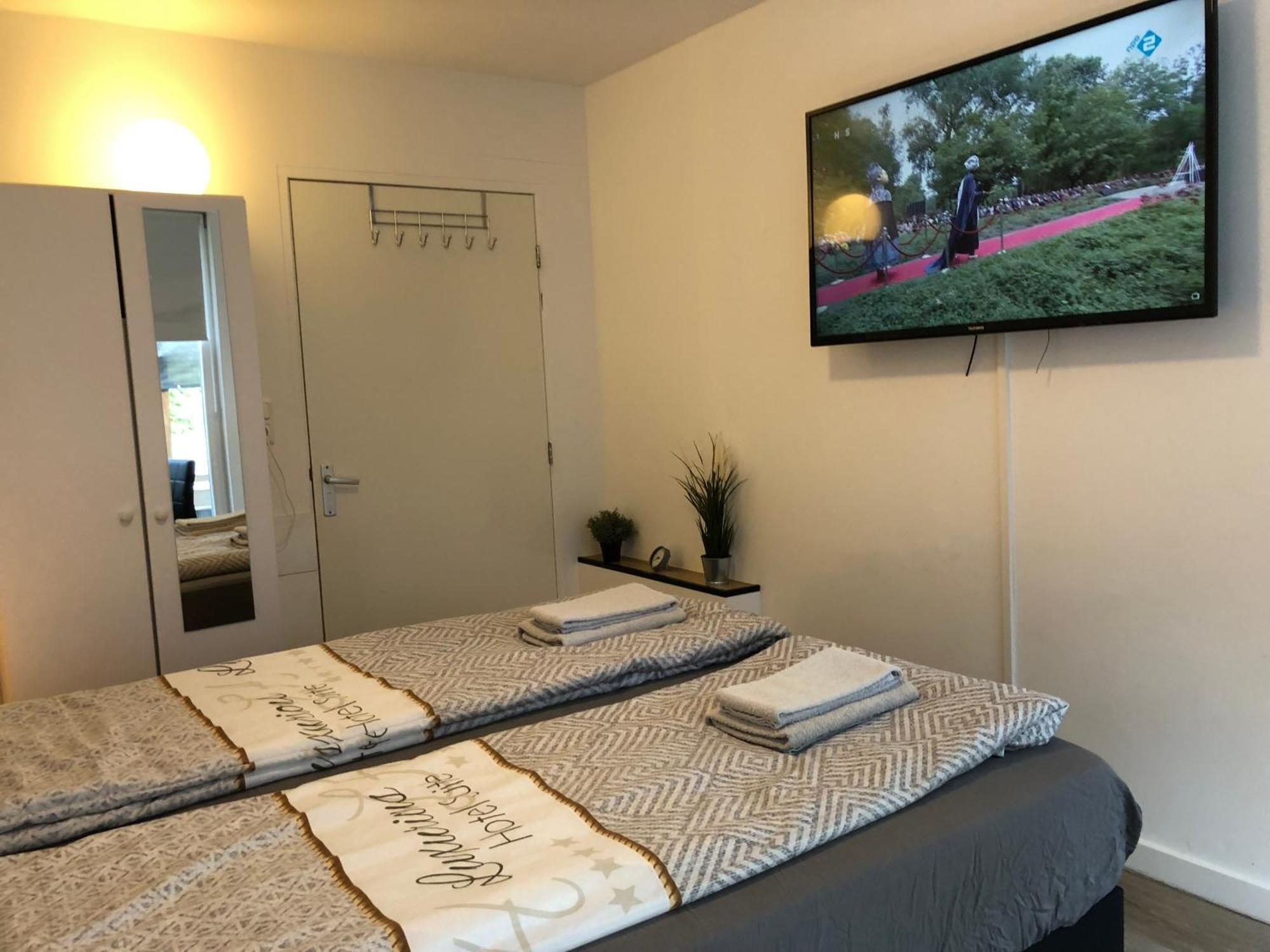 Luxe Wellness Apartment Apeldoorn With Jacuzzi And Sauna ภายนอก รูปภาพ